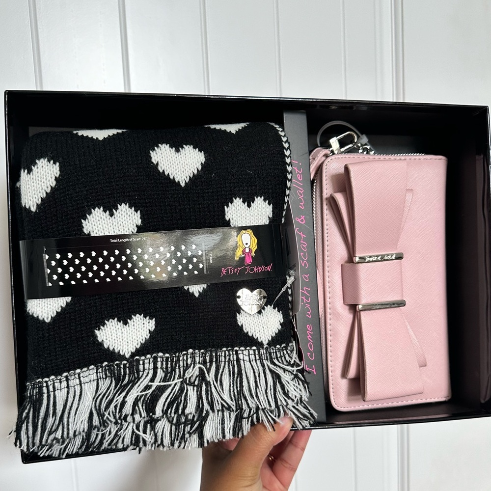 Betsey Johnson Gift Box Set